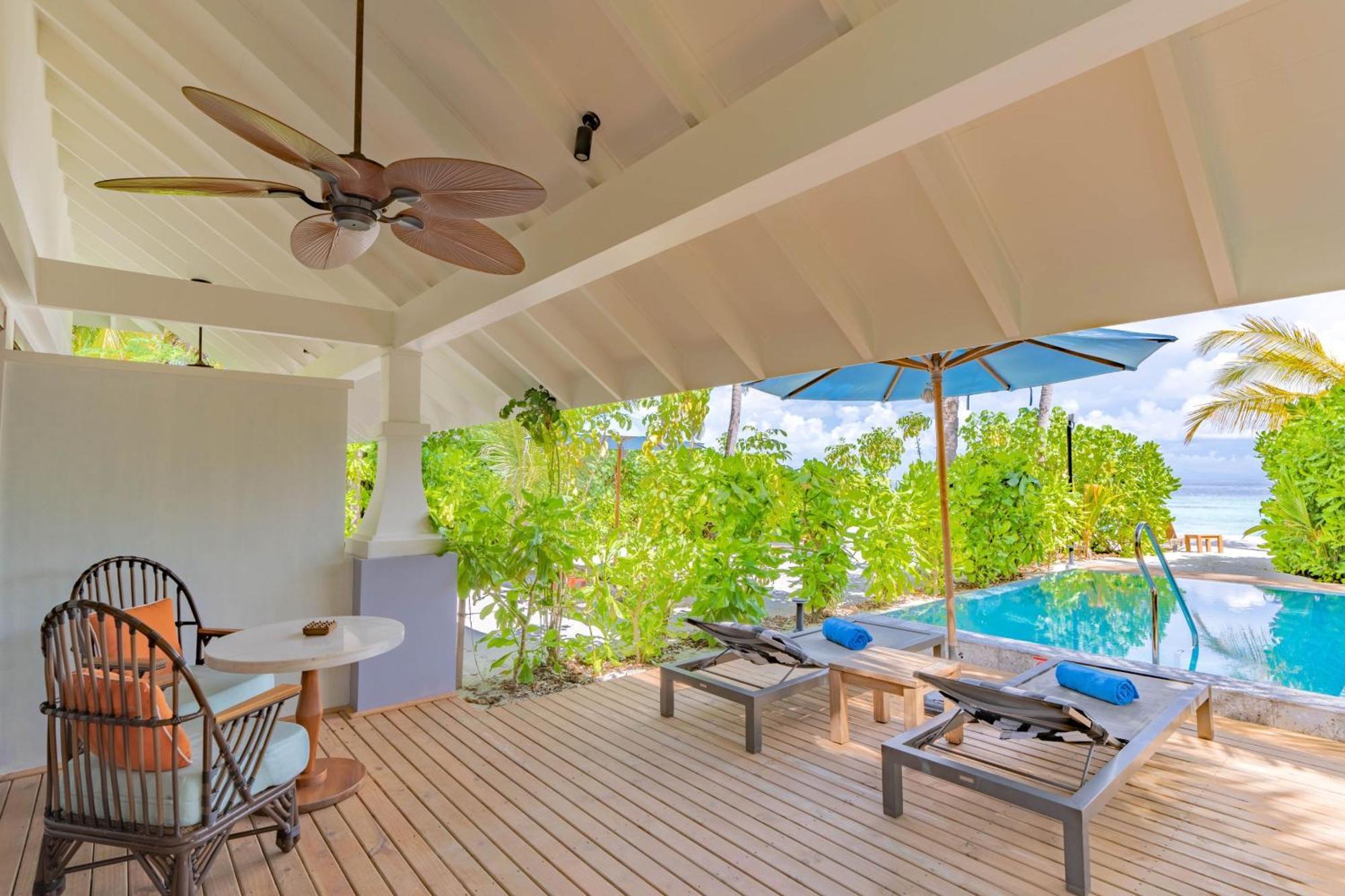 Saii Lagoon Maldives, Curio Collection By Hilton Emboodhoo