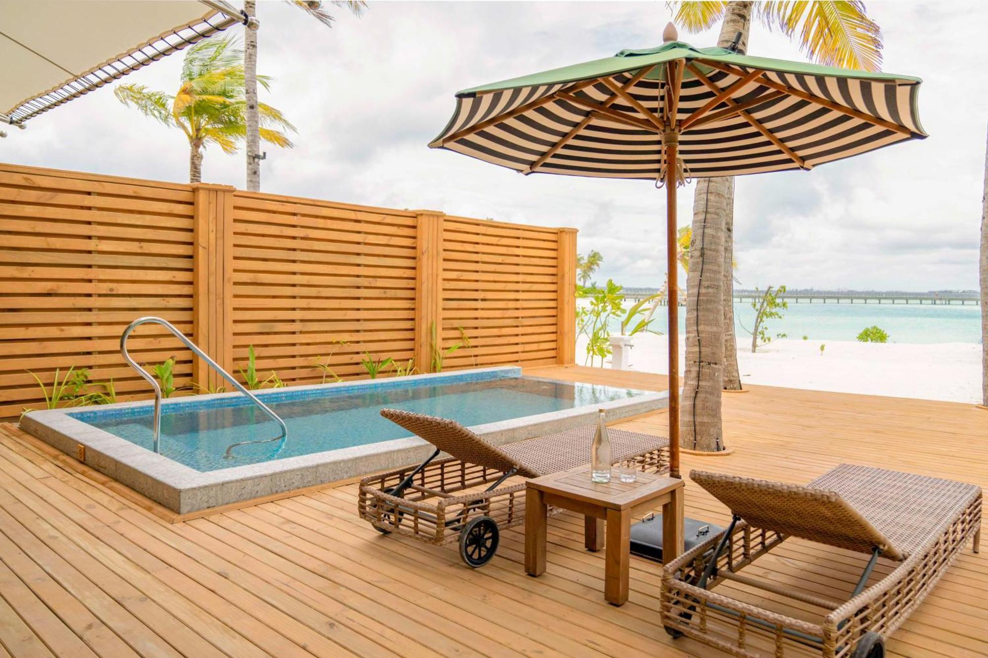 Saii Lagoon Maldives, Curio Collection By Hilton 5* Emboodhoo