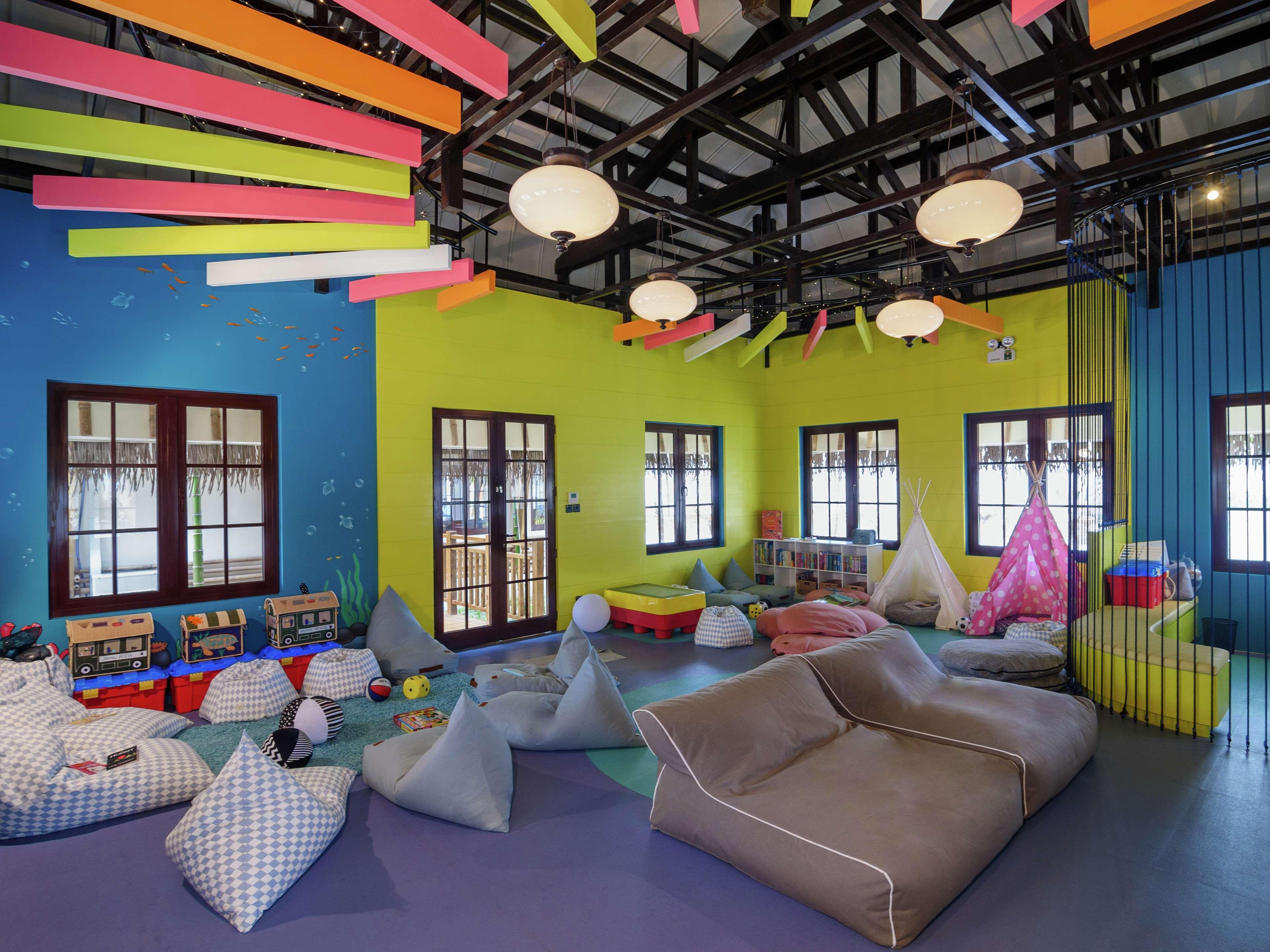 Saii Lagoon Maldives, Curio Collection By Hilton Emboodhoo Lagoon