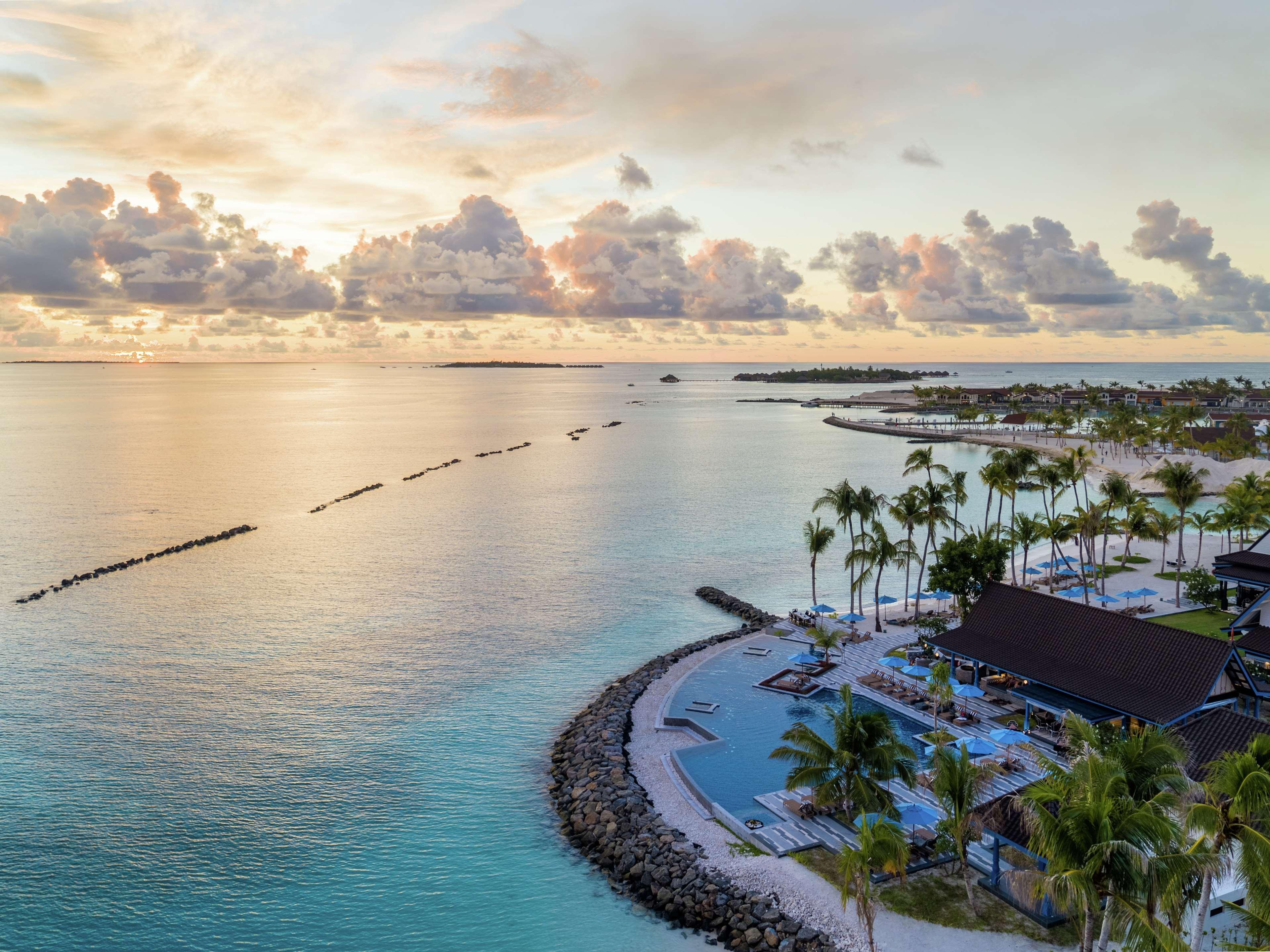 Saii Lagoon Maldives, Curio Collection By Hilton Emboodhoo Lagoon