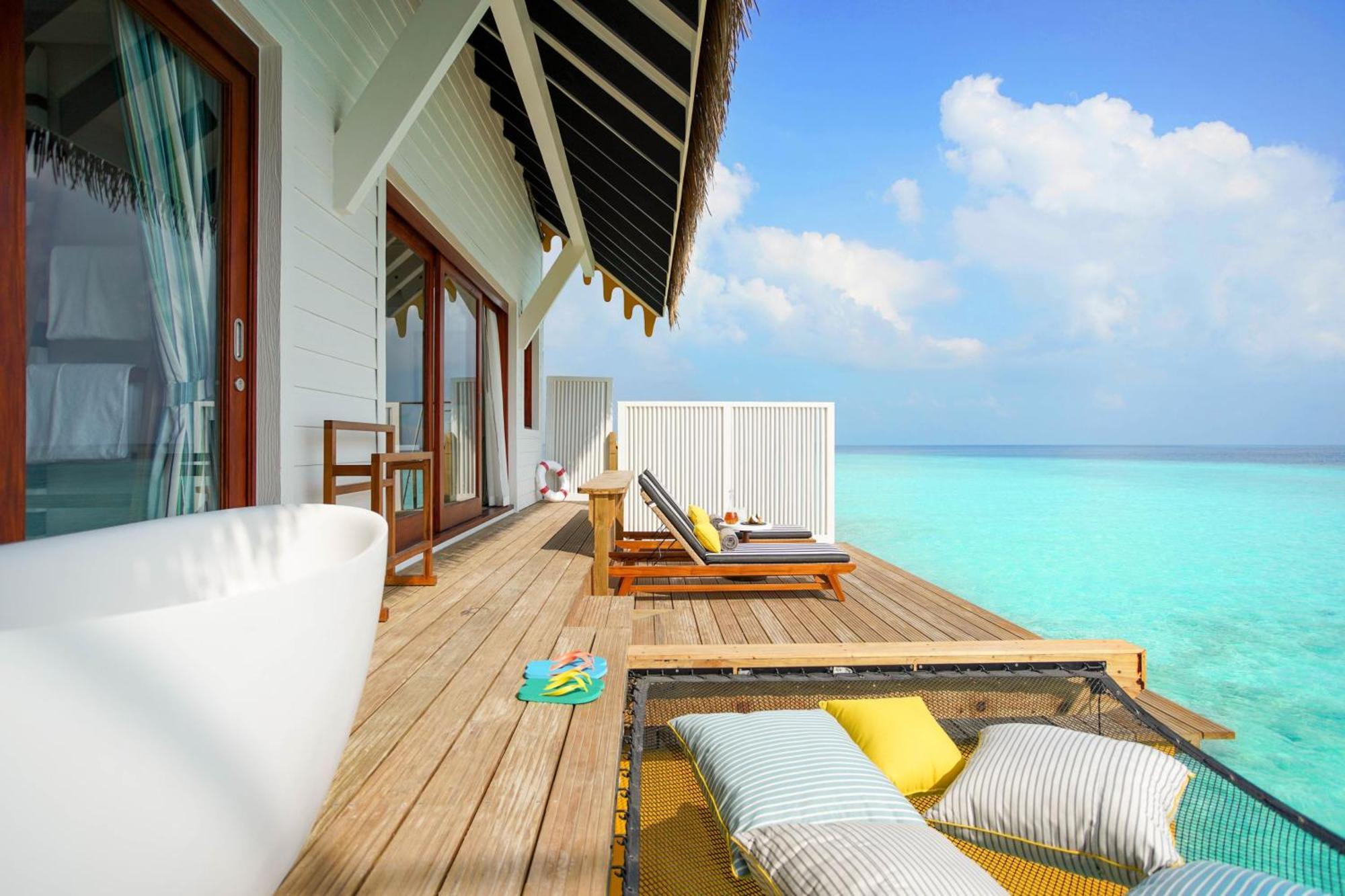 Saii Lagoon Maldives, Curio Collection By Hilton 5* Emboodhoo Lagoon
