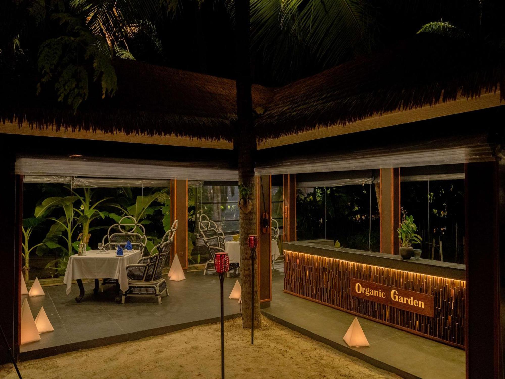 Saii Lagoon Maldives, Curio Collection By Hilton Resort Emboodhoo Lagoon